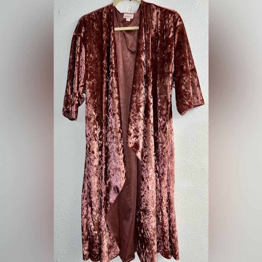 LulaRoe Elegant Crushed velour Shirley size Large